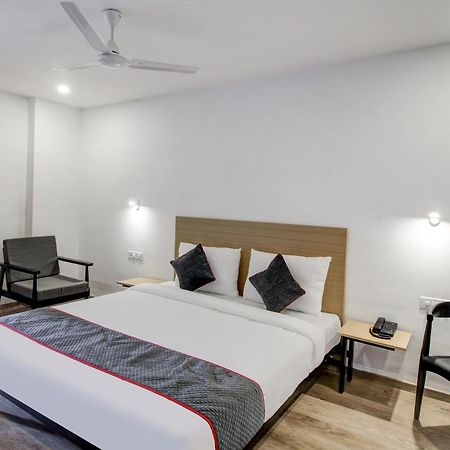 Super Townhouse Rcc Majestic 397 Lb Nagar Otel Haydarabad Dış mekan fotoğraf