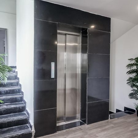 Super Townhouse Rcc Majestic 397 Lb Nagar Otel Haydarabad Dış mekan fotoğraf