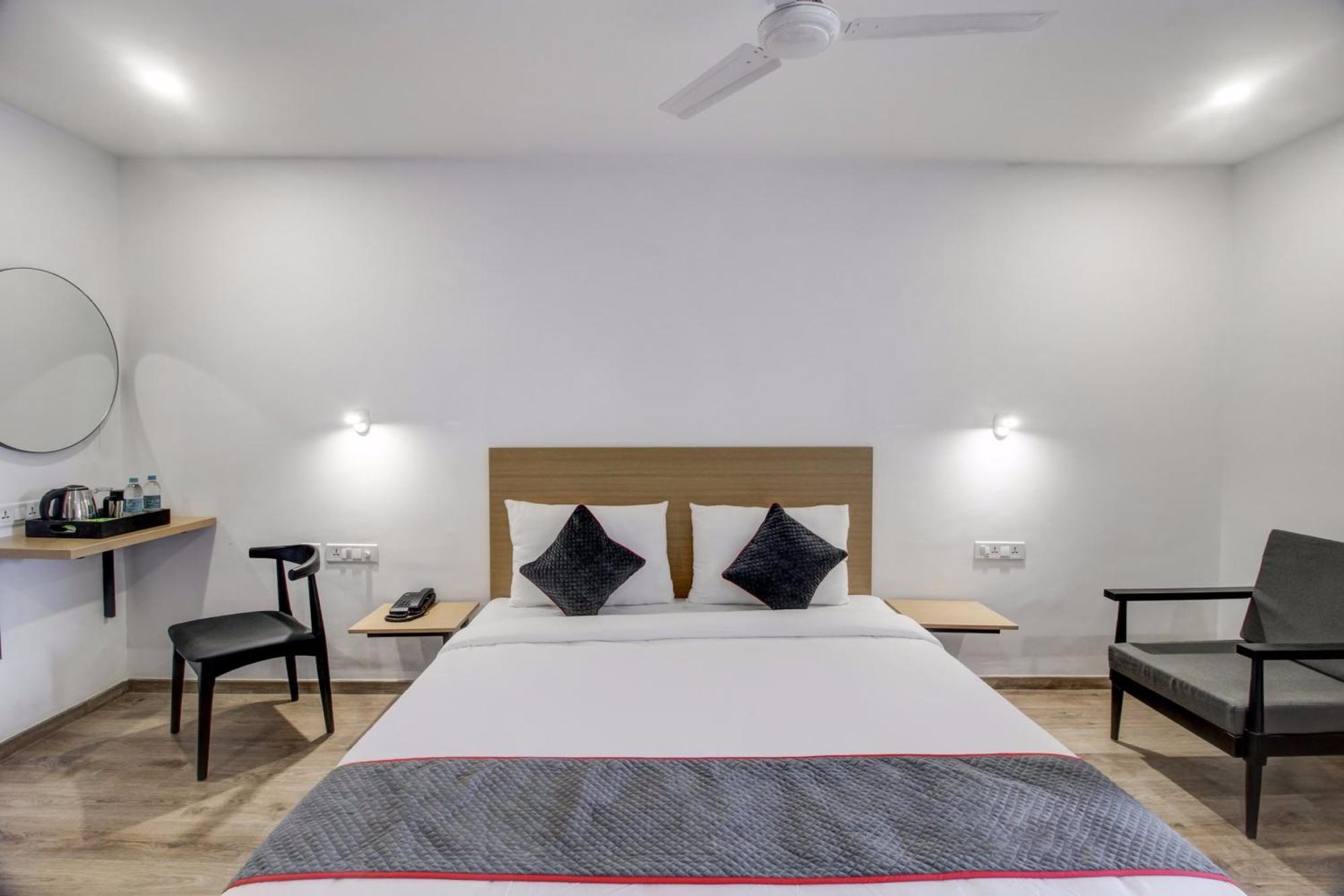 Super Townhouse Rcc Majestic 397 Lb Nagar Otel Haydarabad Dış mekan fotoğraf