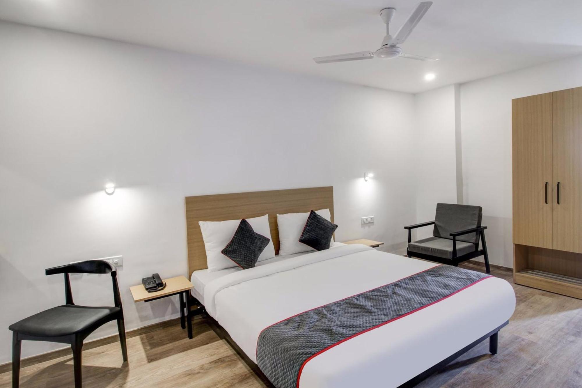 Super Townhouse Rcc Majestic 397 Lb Nagar Otel Haydarabad Dış mekan fotoğraf