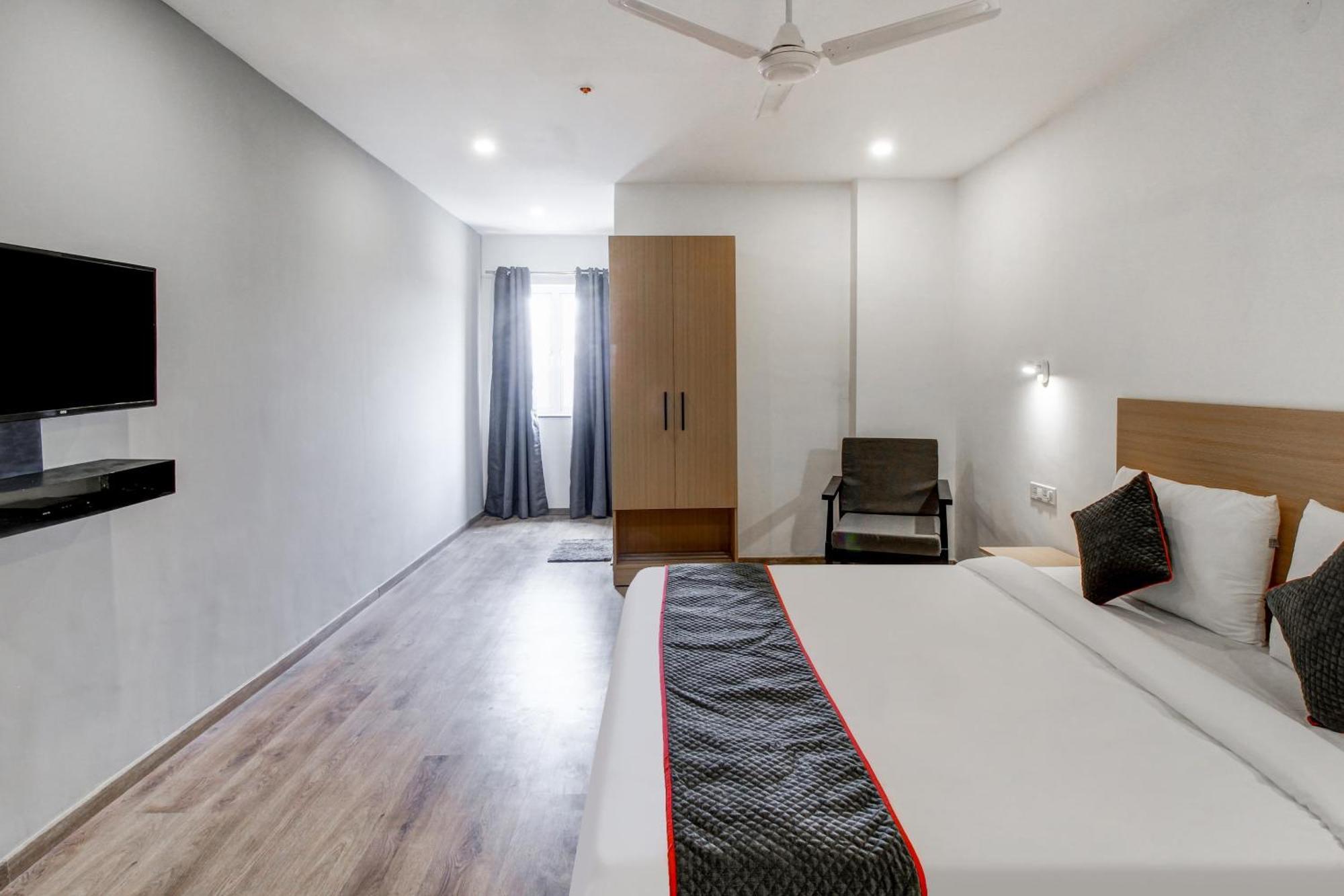 Super Townhouse Rcc Majestic 397 Lb Nagar Otel Haydarabad Dış mekan fotoğraf