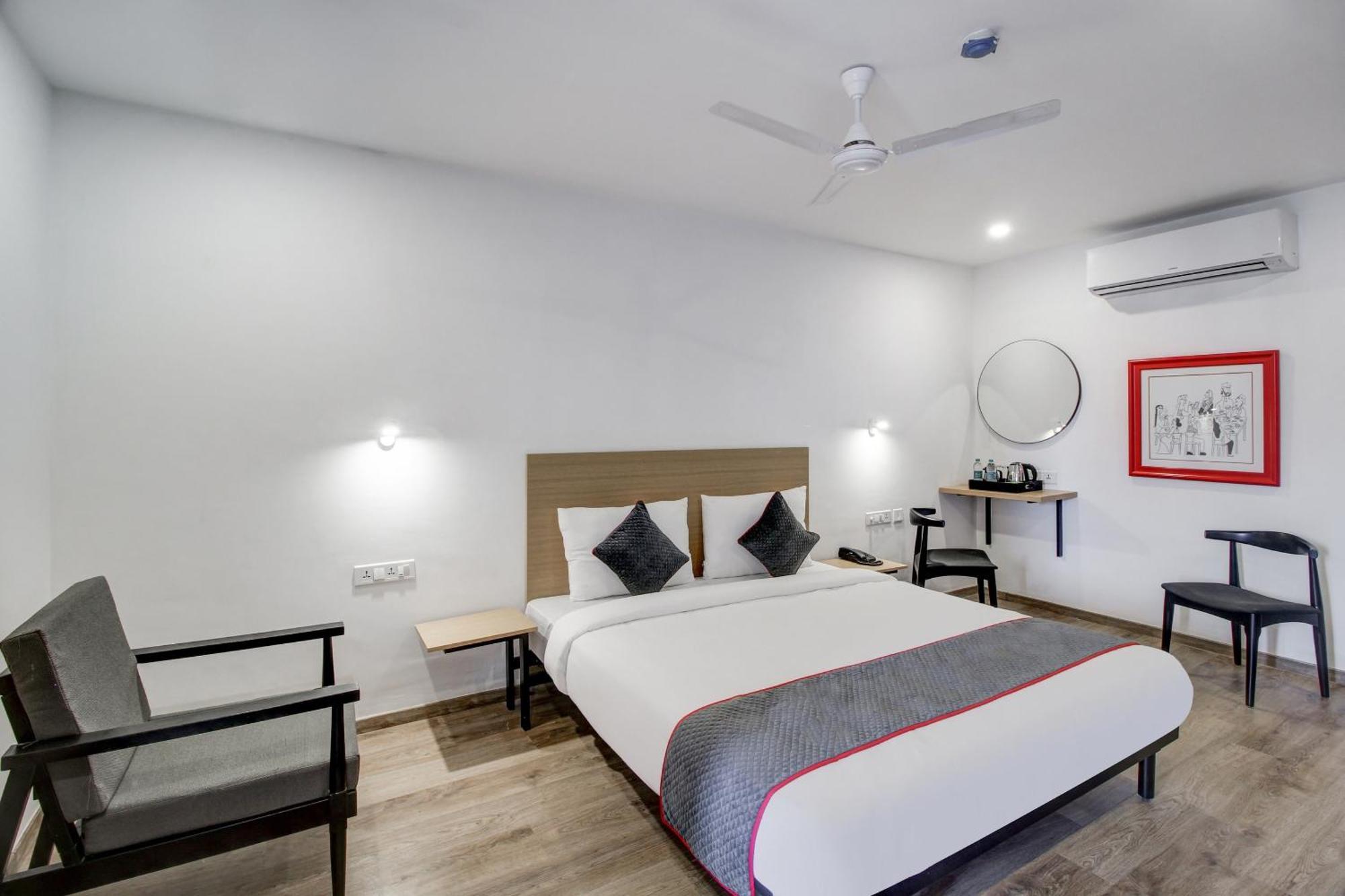 Super Townhouse Rcc Majestic 397 Lb Nagar Otel Haydarabad Dış mekan fotoğraf