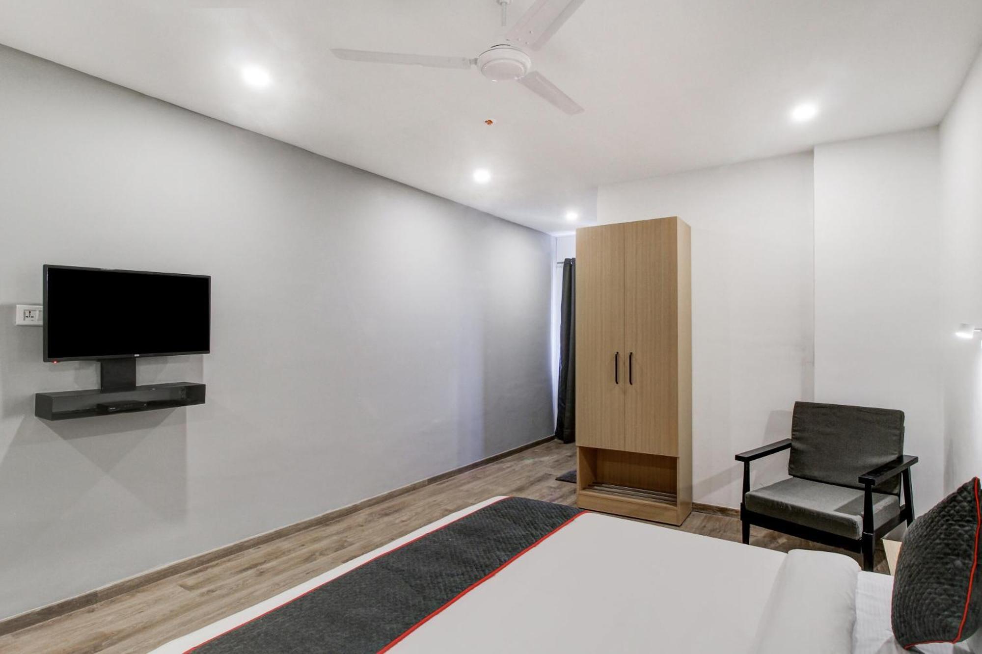 Super Townhouse Rcc Majestic 397 Lb Nagar Otel Haydarabad Dış mekan fotoğraf