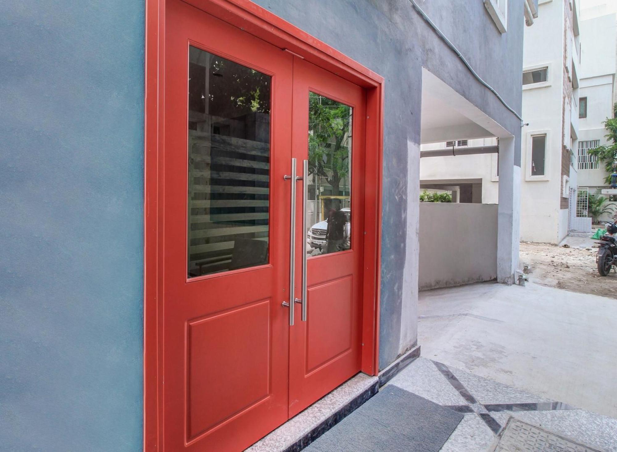 Super Townhouse Rcc Majestic 397 Lb Nagar Otel Haydarabad Dış mekan fotoğraf