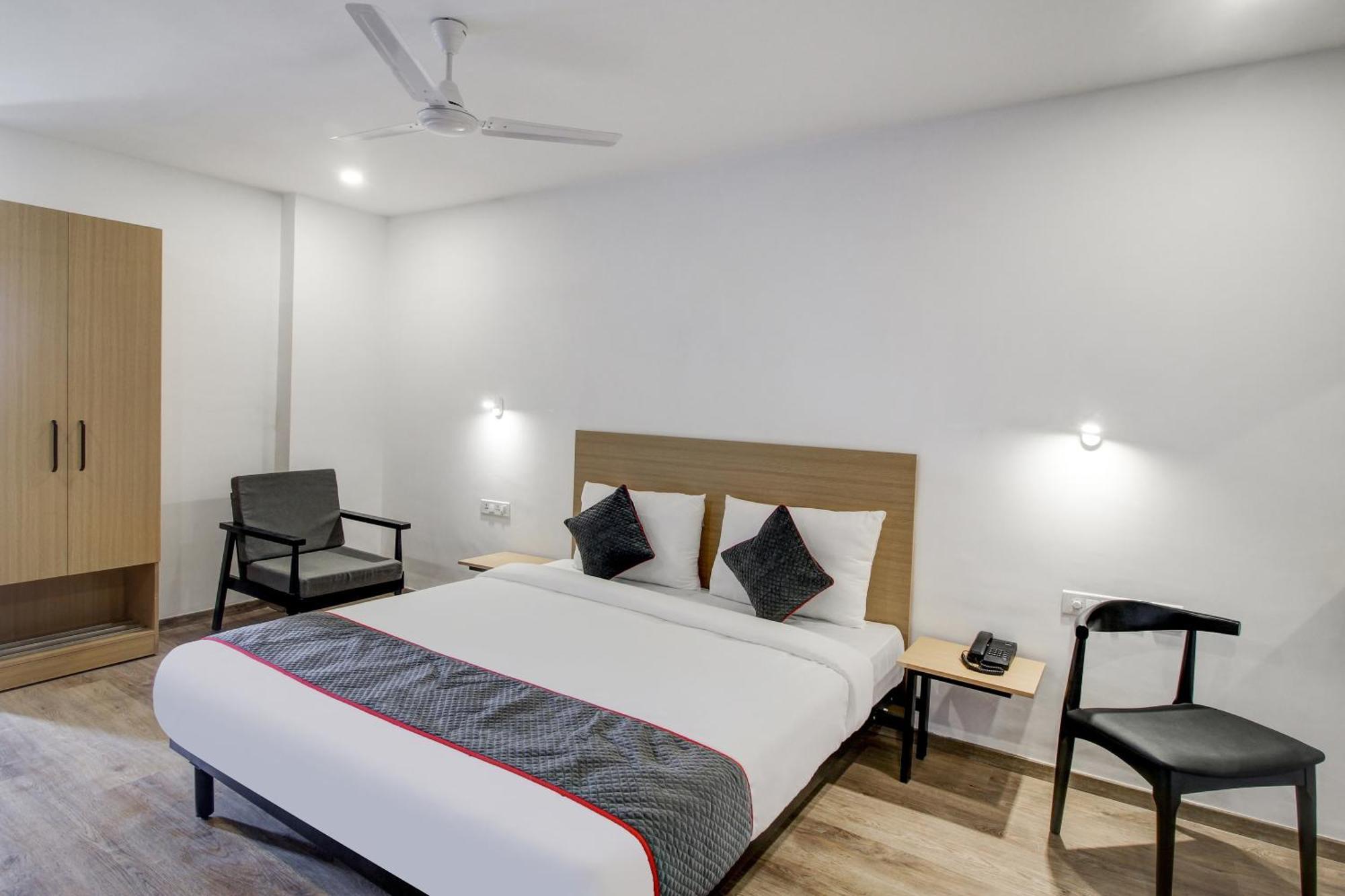 Super Townhouse Rcc Majestic 397 Lb Nagar Otel Haydarabad Dış mekan fotoğraf